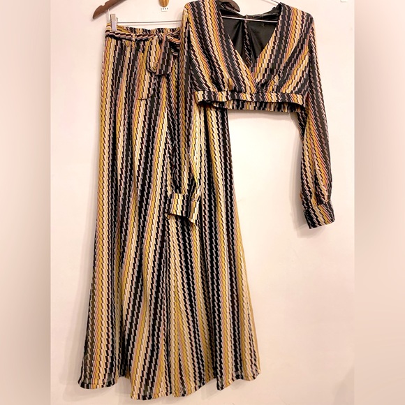 AKIRA Pants - Sexy 2 Piece Crop Top & Wide Leg Pants Set- 44 inches long